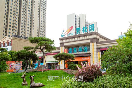 龙都皇家半岛3室2厅2卫82.8万150m2出售